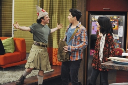 normal_S8 - Wizards of Waverly Place Season 3 Episode 25 Uncle Ernesto