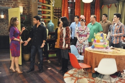 normal_S10 - Wizards of Waverly Place Season 3 Episode 25 Uncle Ernesto