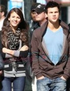 50183871_NBVUNYXUX - victoria justice