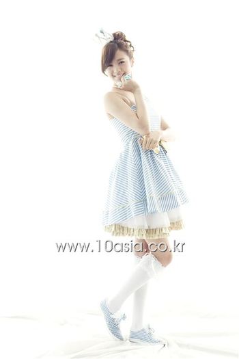 PHOTO-Girl-group-Orange-Caramel6 - Lizzy