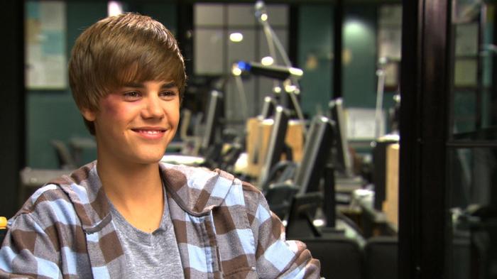 Ti se pare tie k arat eu a om batut??? plecati si faceti`va bagajele :]]