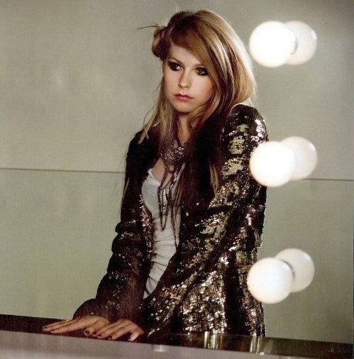 376443_302759143076609_223610844324773_1160391_2102223287_n - 0 avril lavigne abby dawn new photo 0