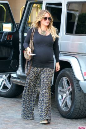 505881-hilary_duff_4 - Hilary Duff cu formele materne enorme-insarcinata