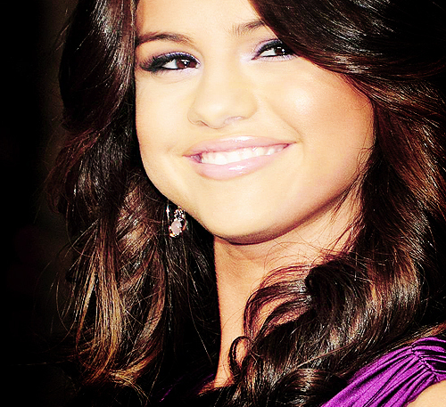 tumblr_llz0aobbzS1qforcl_large_large - 0     I love Selena forever