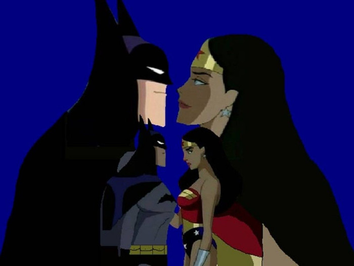 batman-and-wonder-women-having-a-kiss