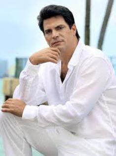 images (17) - Roberto Mateos