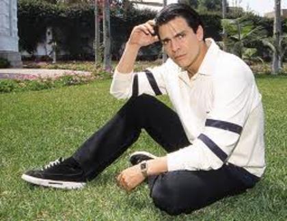 images (23) - Roberto Mateos