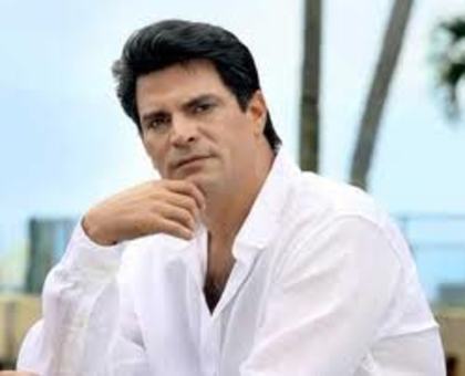 images (36) - Roberto Mateos