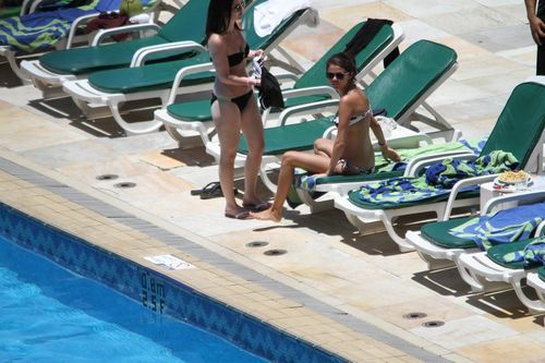 normal_023~5 - 04 02 - At a pool in Rio de Janeiro Brazil
