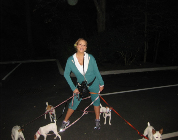 mariah-carey-workout-jog-dogs-twins-photo - Celebritatile isi dezvaluie adevarata fata pe Twitter FOTO