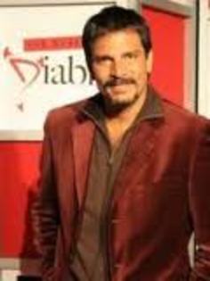images (8) - Roberto Mateos