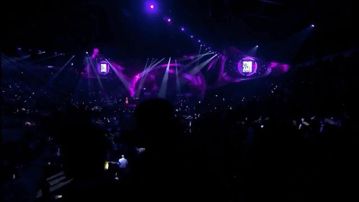 00 002 - Selena Gomez and The Scene Hit The Lights Live MTV EMAs 2011