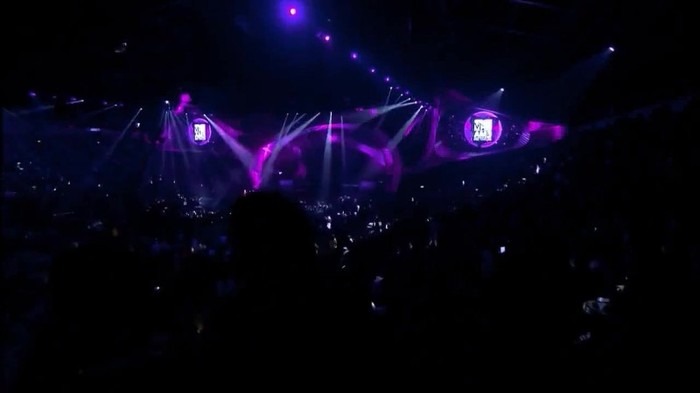 00 003 - Selena Gomez and The Scene Hit The Lights Live MTV EMAs 2011