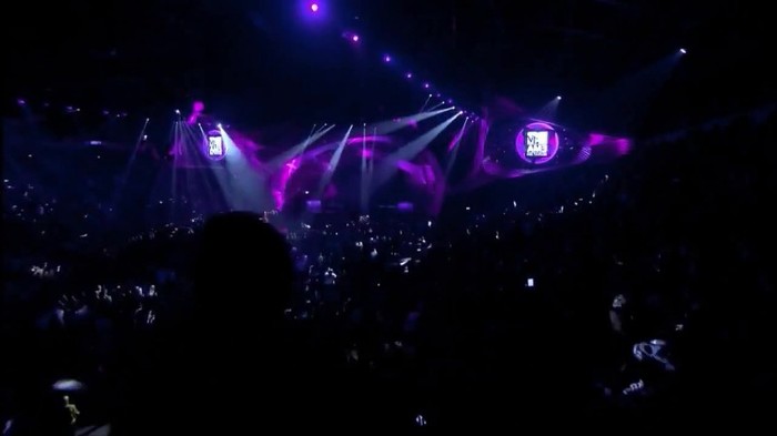 00 005 - Selena Gomez and The Scene Hit The Lights Live MTV EMAs 2011