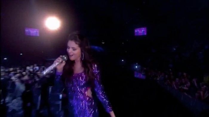 00 155 - Selena Gomez and The Scene Hit The Lights Live MTV EMAs 2011