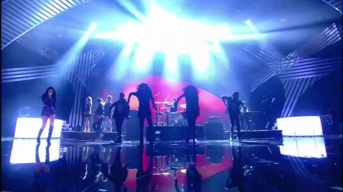 00 163 - Selena Gomez and The Scene Hit The Lights Live MTV EMAs 2011