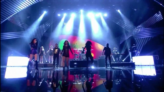 00 165 - Selena Gomez and The Scene Hit The Lights Live MTV EMAs 2011