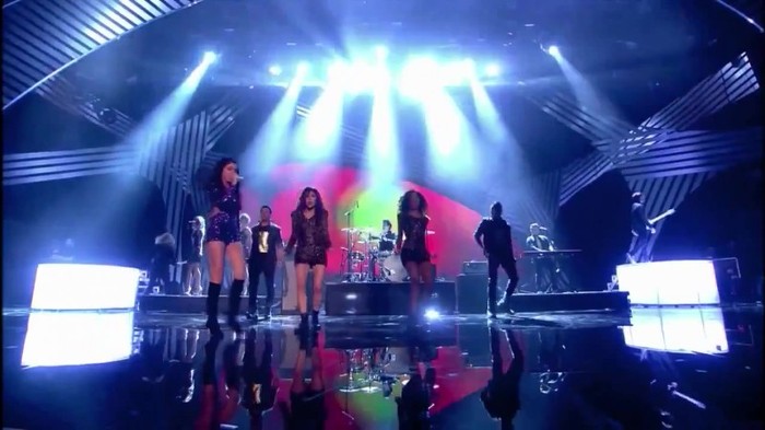 00 167 - Selena Gomez and The Scene Hit The Lights Live MTV EMAs 2011