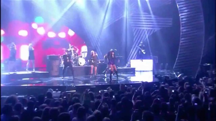 00 226 - Selena Gomez and The Scene Hit The Lights Live MTV EMAs 2011