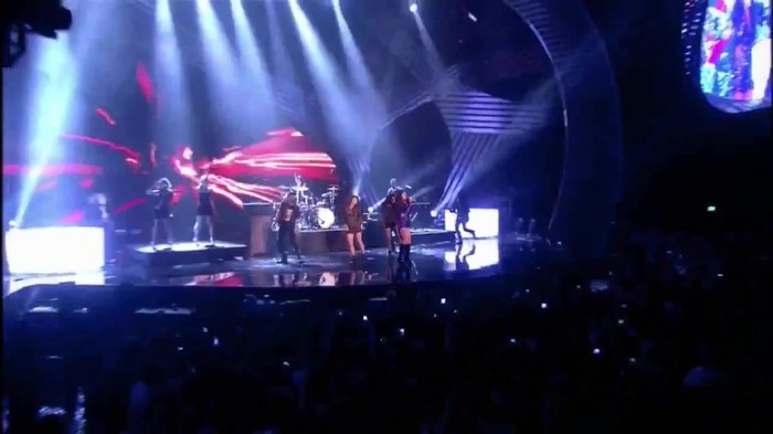 00 228 - Selena Gomez and The Scene Hit The Lights Live MTV EMAs 2011