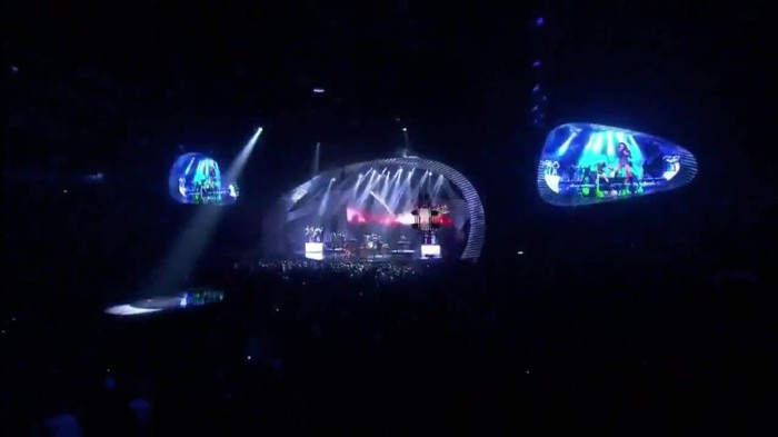 00 259 - Selena Gomez and The Scene Hit The Lights Live MTV EMAs 2011