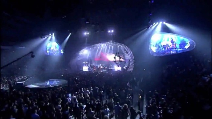 00 260 - Selena Gomez and The Scene Hit The Lights Live MTV EMAs 2011