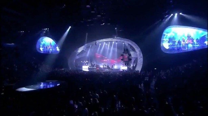 00 263 - Selena Gomez and The Scene Hit The Lights Live MTV EMAs 2011