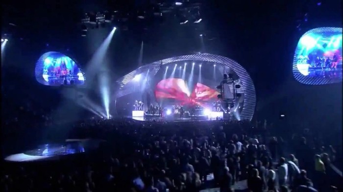 00 266 - Selena Gomez and The Scene Hit The Lights Live MTV EMAs 2011