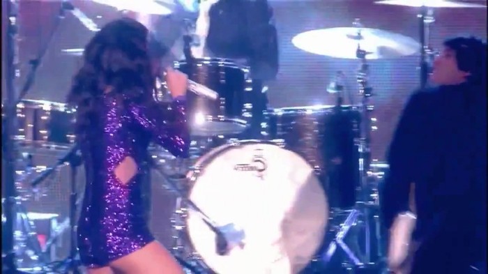 00 300 - Selena Gomez and The Scene Hit The Lights Live MTV EMAs 2011