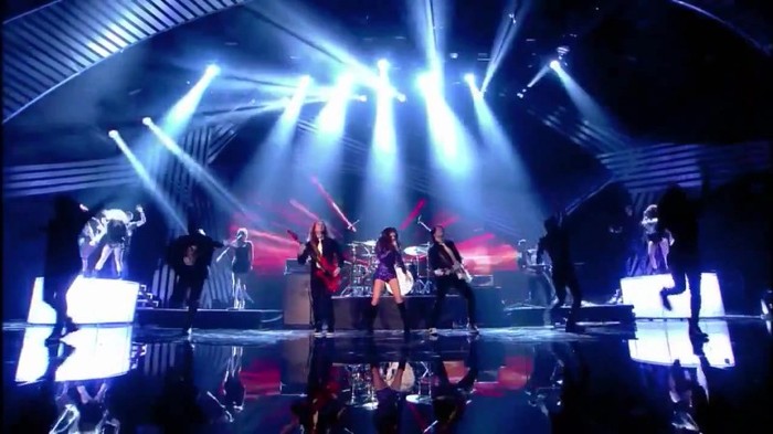 00 310 - Selena Gomez and The Scene Hit The Lights Live MTV EMAs 2011