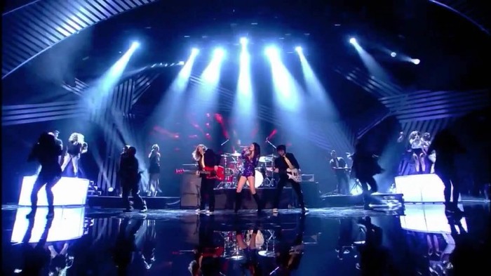 00 313 - Selena Gomez and The Scene Hit The Lights Live MTV EMAs 2011