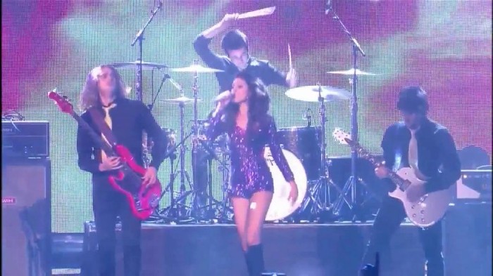 00 327 - Selena Gomez and The Scene Hit The Lights Live MTV EMAs 2011