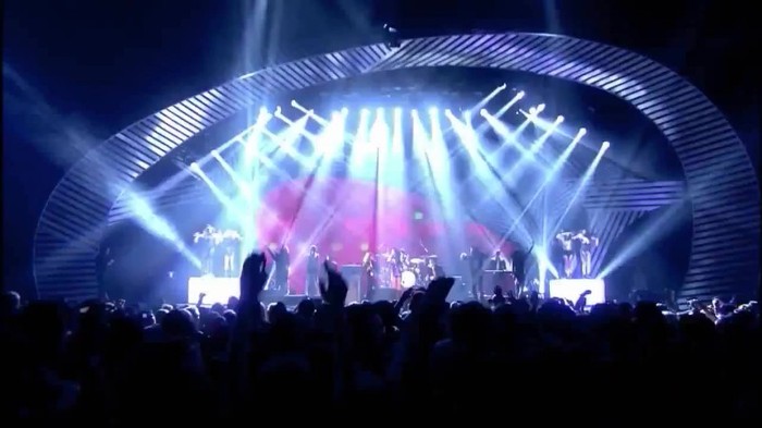 00 328 - Selena Gomez and The Scene Hit The Lights Live MTV EMAs 2011