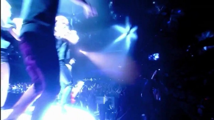 00 343 - Selena Gomez and The Scene Hit The Lights Live MTV EMAs 2011