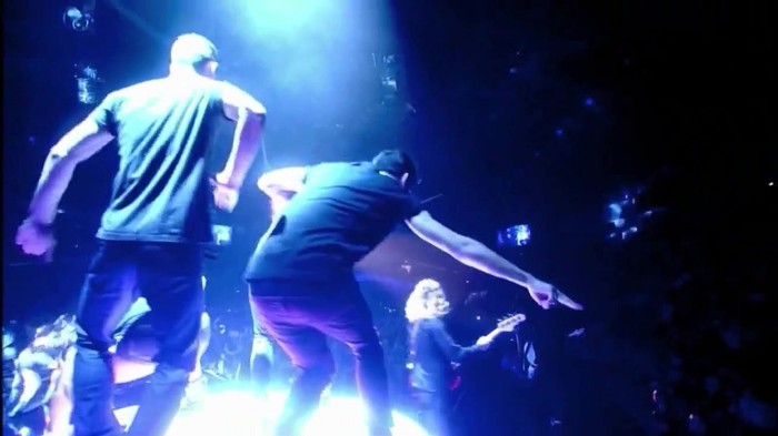 00 345 - Selena Gomez and The Scene Hit The Lights Live MTV EMAs 2011