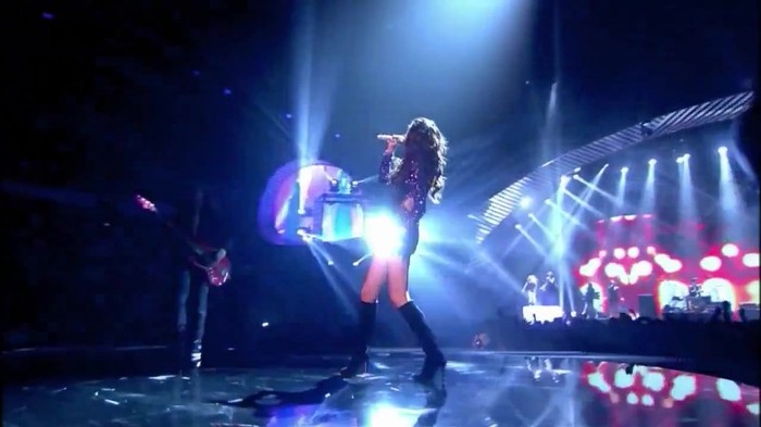 00 396 - Selena Gomez and The Scene Hit The Lights Live MTV EMAs 2011