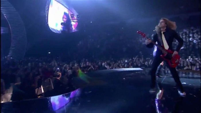 00 425 - Selena Gomez and The Scene Hit The Lights Live MTV EMAs 2011