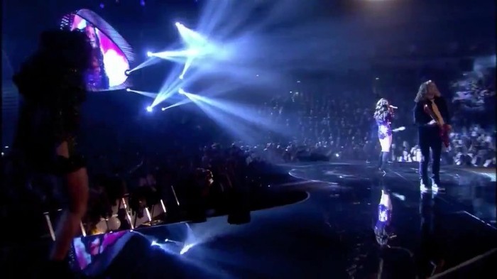 00 429 - Selena Gomez and The Scene Hit The Lights Live MTV EMAs 2011