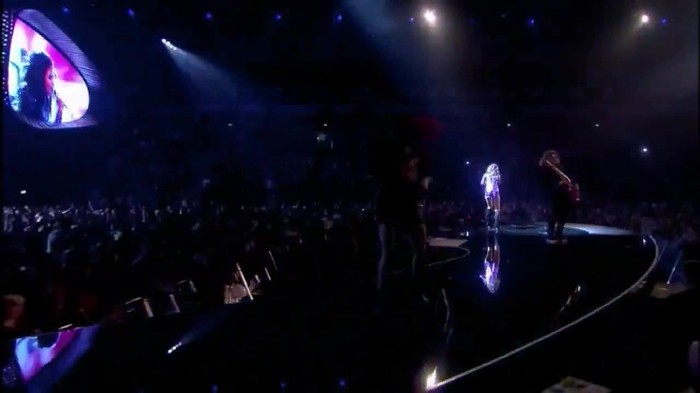 00 433 - Selena Gomez and The Scene Hit The Lights Live MTV EMAs 2011