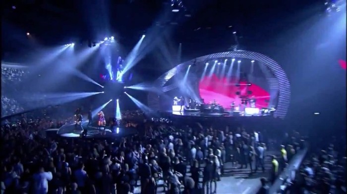 00 455 - Selena Gomez and The Scene Hit The Lights Live MTV EMAs 2011