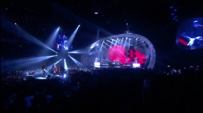00 456 - Selena Gomez and The Scene Hit The Lights Live MTV EMAs 2011