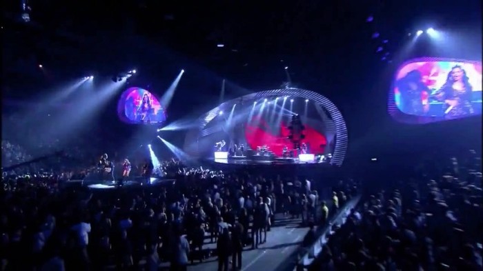 00 457 - Selena Gomez and The Scene Hit The Lights Live MTV EMAs 2011