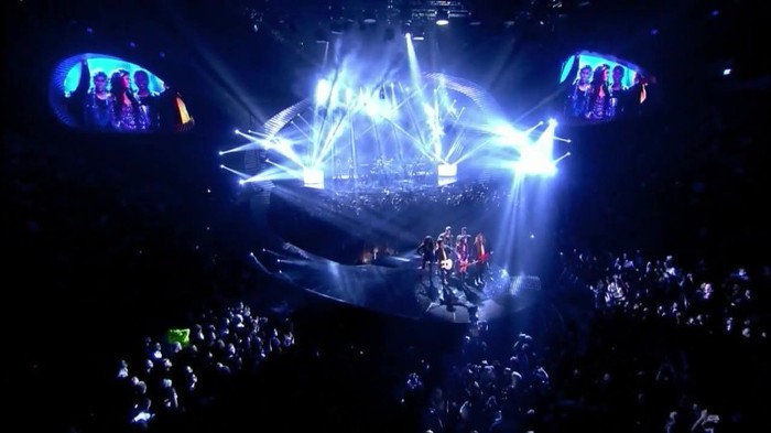 00 498 - Selena Gomez and The Scene Hit The Lights Live MTV EMAs 2011