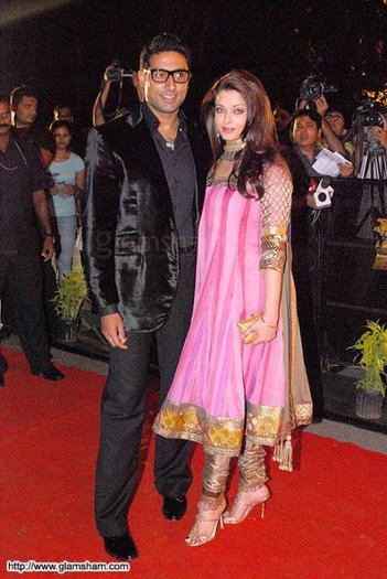 16231_227876642096_99904837096_3686540_7796302_n - Aishwarya Rai