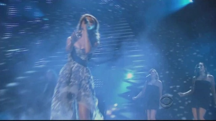 01 109 - Selena Gomez  A Year Without Rain Live at People Choice Awards 2011