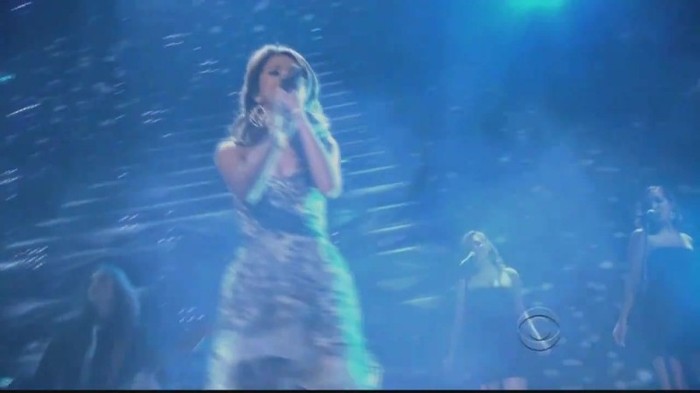 01 110 - Selena Gomez  A Year Without Rain Live at People Choice Awards 2011