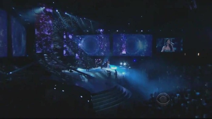 01 119 - Selena Gomez  A Year Without Rain Live at People Choice Awards 2011