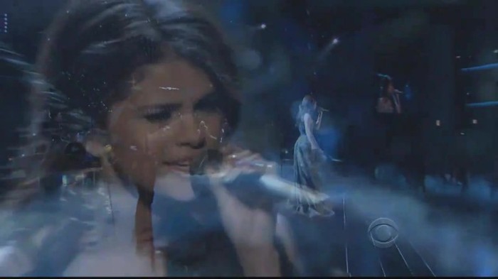 01 207 - Selena Gomez  A Year Without Rain Live at People Choice Awards 2011