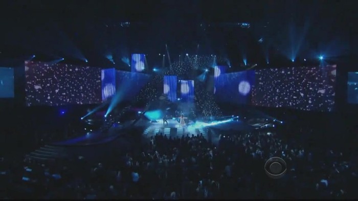 01 301 - Selena Gomez  A Year Without Rain Live at People Choice Awards 2011