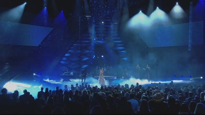01 342 - Selena Gomez  A Year Without Rain Live at People Choice Awards 2011